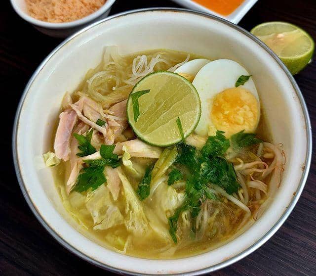 Soto Bu Bawuk: Santapan Harian yang Menghangatkan Jiwa di Cilacap